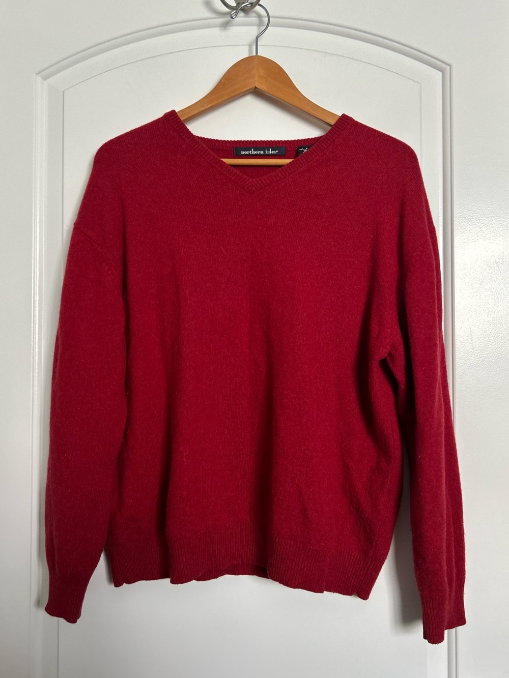 Northern Isles 100% Cashmere Red VNeck Knit Sweater size L preppy 90s minimalist